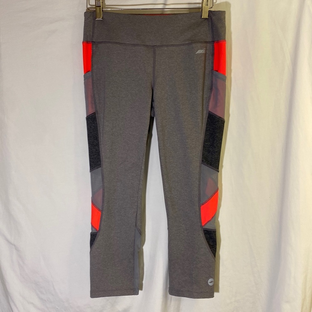 Avia woman’s athletic leggings size Med.